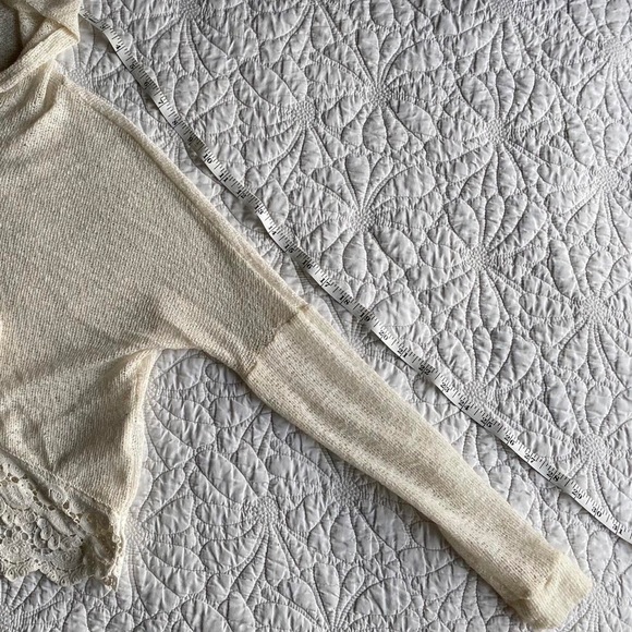 Hoodie Top with Lace/Crotchet Detailing - Picture 3 of 4